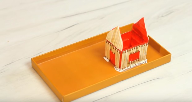 Как сделать домик из спичек без клея: подробно с фото